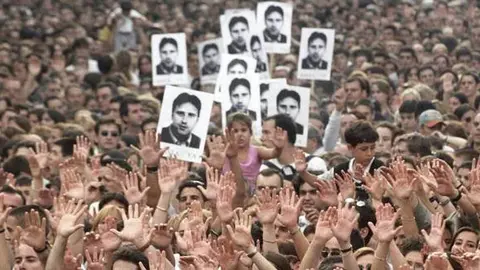 manifestacion contra la muerte de miguel angel blanco. ARCHIVO