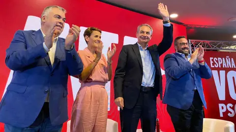 Santos Cerd&aacute;n, Mar&iacute;a Chivite, Jos&eacute; Luis Rodr&iacute;guez Zapatero y Javier Rem&iacute;rez en el acto de campa&ntilde;a electoral del PSN-PSOE. PSN