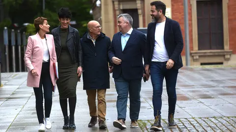 Comité Regional del PSN con la presencia de la secretaria general del PSN-PSOE, María Chivite, el secretario de Organización del PSOE, Santos Cerdán, y la ministra de Inclusión, Seguridad Social y Migraciones, Elma Saiz. IÑIGO ALZUGARAY