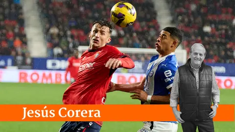 Ante Budimir (17. CA Osasuna) y Santiago Mouriño (12. Deportivo Alavés) durante el partido de La Liga EA Sports entre CA Osasuna y Deportivo Alavés disputado en el estadio de El Sadar en Pamplona. IÑIGO ALZUGARAY