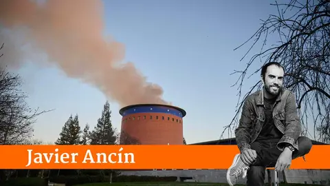 Incendio en el Planetario de Pamplona. PABLO LASAOSA