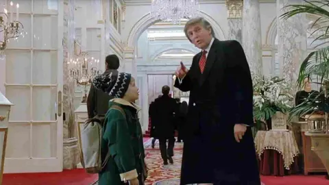 Donald Trump en una escena Solo en casa 2 (1992)