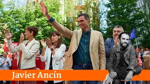 Pedro S&aacute;nchez junto a Mar&iacute;a Chivite, Santos Cerd&aacute;n y Maite Esporr&iacute;n en un acto del PSOE en Pamplona. MIGUEL OSÉS
