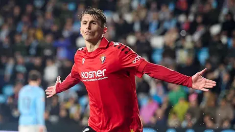 Ante Budimir celebra el gol de su equipo ante el Celta en Bala&iacute;dos. CA Osasuna.