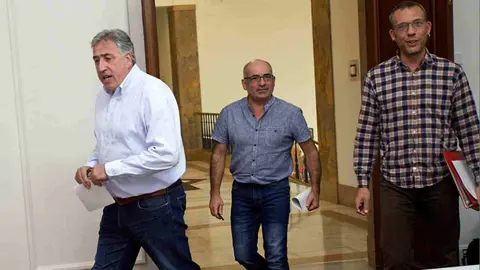 Joseba Asiron y sus lugartenientes Abaurrea y Alonso. I&Ntilde;IGO ALZUGARAY