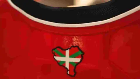 El Athletic se anexiona Navarra en su camiseta.