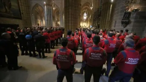 Funeral por los cinco polic&iacute;as forales muertos. UPN