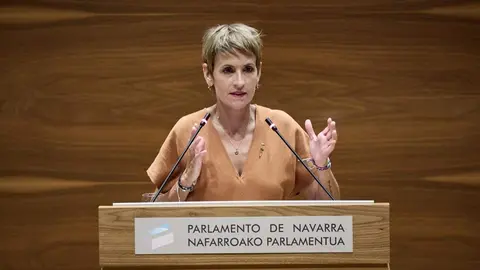 La presidenta del Gobierno de Navarra, Mar&iacute;a Chivite, este jueves en el Debate sobre el Estado de la Comunidad, en el pleno del Parlamento de Navarra. EDUARDO SANZ / EUROPA PRESS