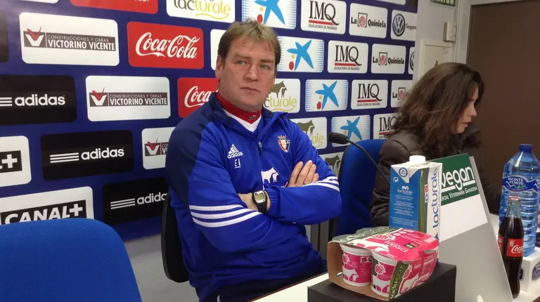 Jan Urban en rueda de prensa.