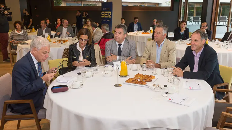 María Chivite (PSN-PSOE) Koldo Martínez (GEROA BAI) Adolfo Araiz (EH BILDU). Pablo Lasaosa.