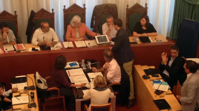 Entrega de la foto del Rey en Badalona.