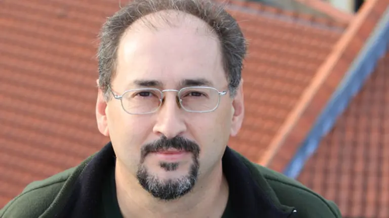 Victor Iriarte conductor del programa "El apuntador".