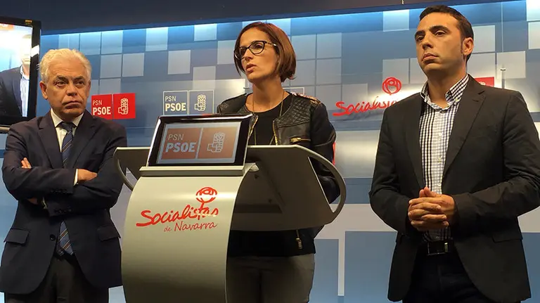 Jesús Mª Fernandez, María Chivite y Toni Magdaleno en la sede del PSN