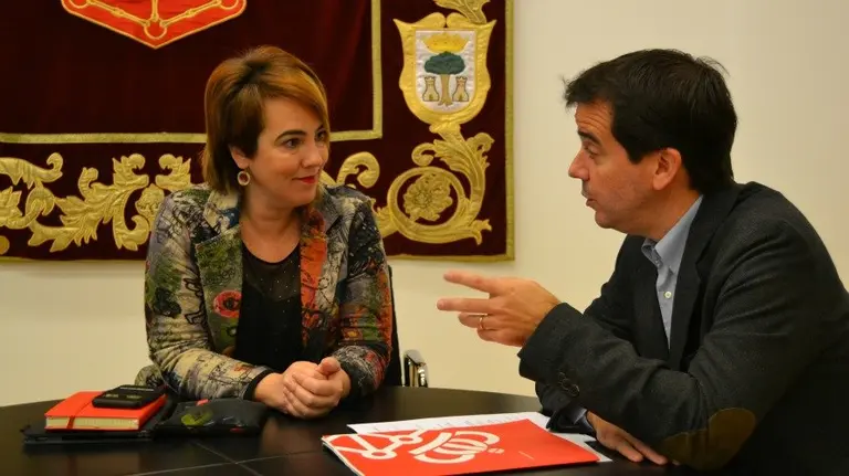 Ainhoa Azn&aacute;rez y Mikel irujo.