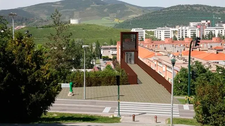 Ascensor situado en el barrio de Mendillorri.