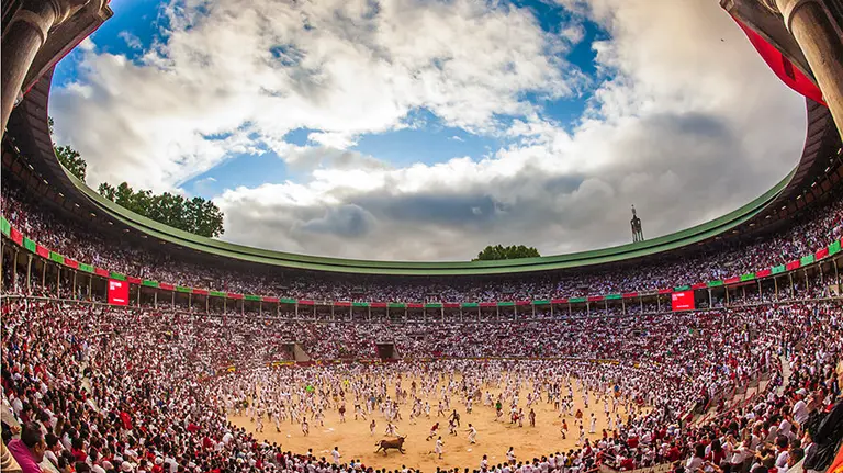 Primer premio. Después del encierro. (Carlos Mediavilla Arandigoyen)