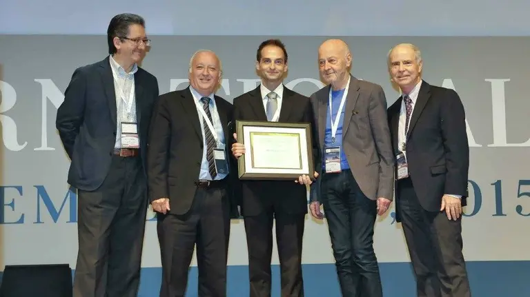 Acto de entrega del premio a Bruno Paiva.