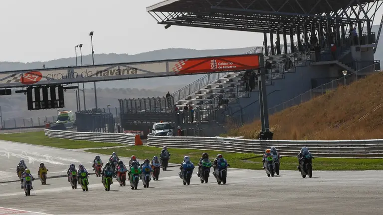 Salida Challenge 80-Moto4 Navarra 2014_Foto I.Terrón.