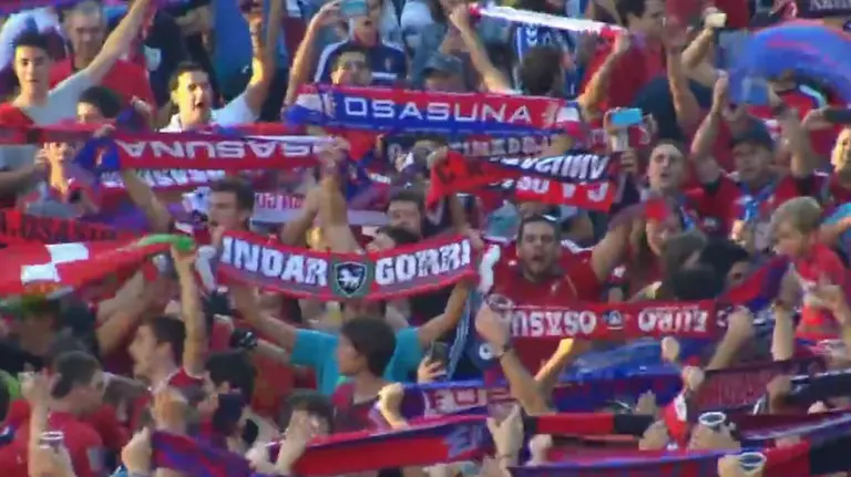 Fragmento de un momento del vídeo de la afición de Osasuna.