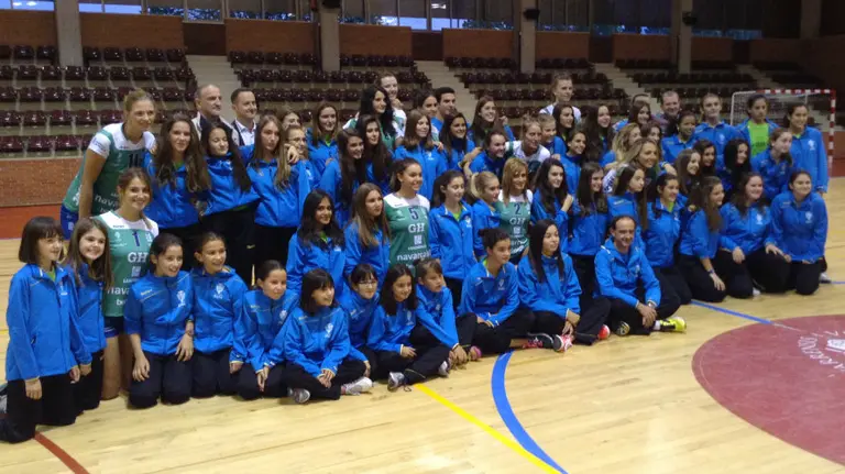 Foto conjunta del GH Leadernet y sus equipos de base.