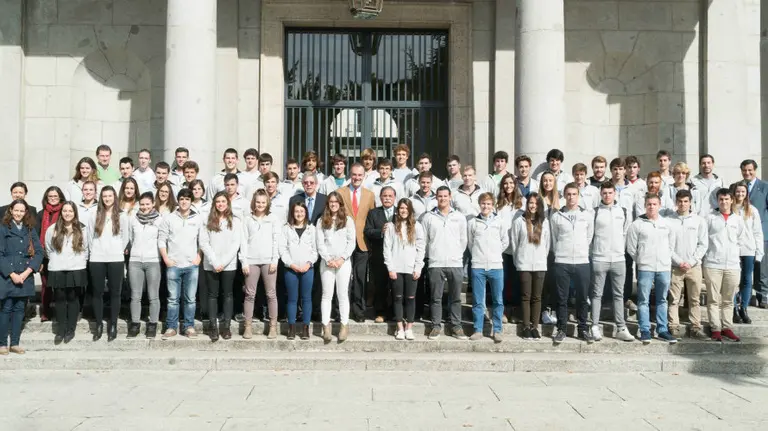 El vicerrector de Alumnos, Tomás Gómez-Acebo, ha recibido hoy a los participantes de 'Talento Deportivo'.