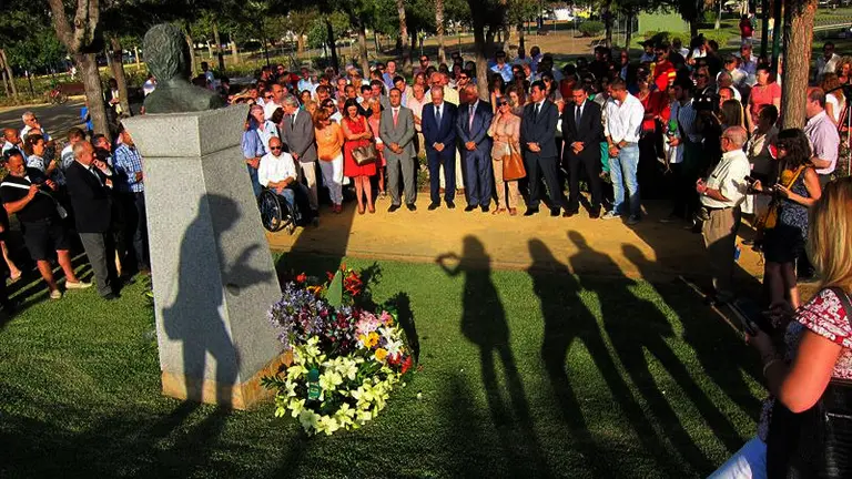 Homenaje a los asesinados por el etarra. EP