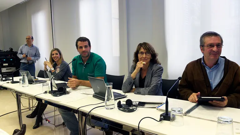 Aitz Ayesa durante una asamblea de la Mancomunidad de la Comarca de Pamplona. PABLO LASAOSA