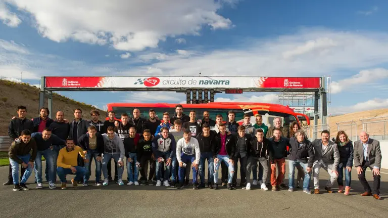 Plantilla de Osasuna en el circuito de Navarra.