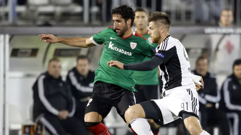 Raúl García ha sido el mejor del Athletic en Belgrado. EFE.