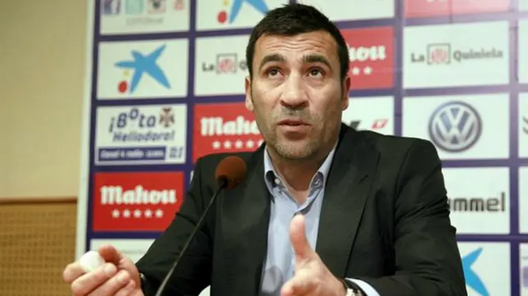 Raul Agné es el entrenador del Tenerife.