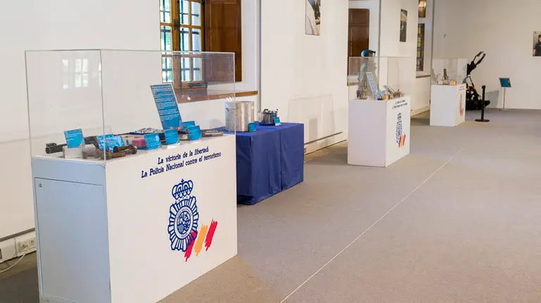 Exposición Policia Nacional 3. PABLO LASAOSA