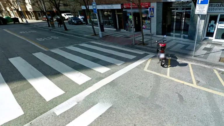 Paso de cebra en &Iacute;&ntilde;igo Arista 20.