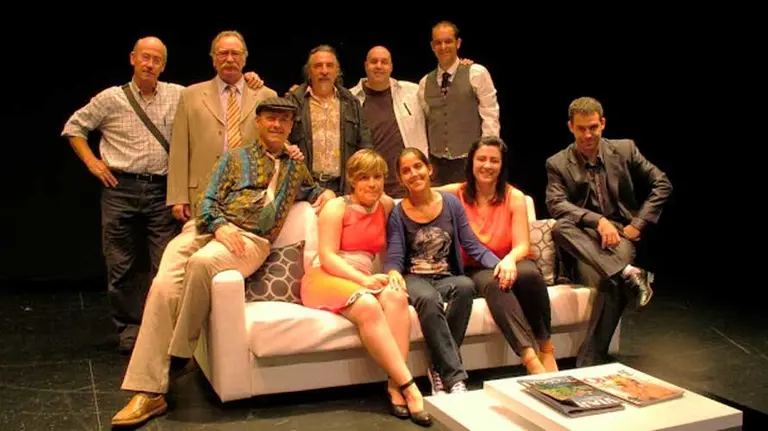 dinero-negro-almadia-teatro