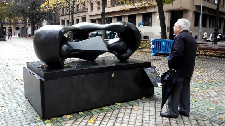 Formas conectadas reclinadas, 1969.