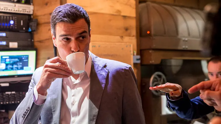 Visita de Pedro Sánchez (PSOE) a Pamplona para grabar un programa para la Sexta Noche de Iñaki López. IÑIGO ALZUGARAY. -17