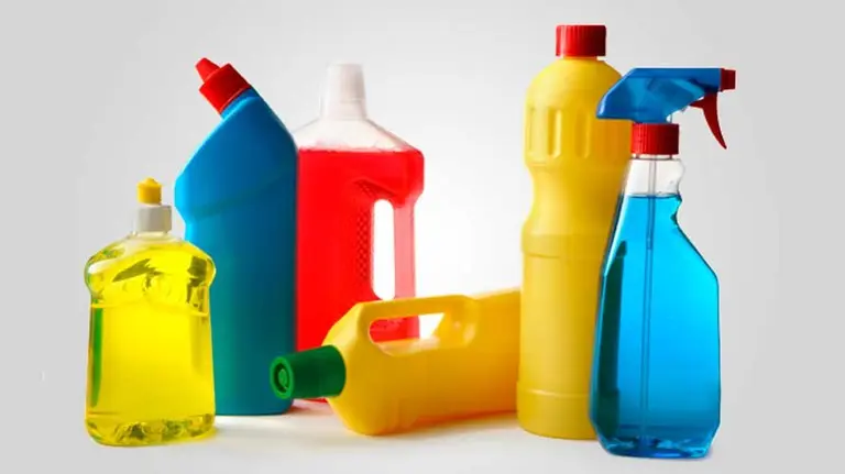 toxicos-en-el-hogar-botes