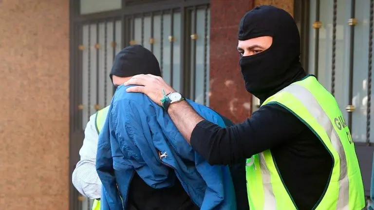 Imagen de archivo de una detención. EFE