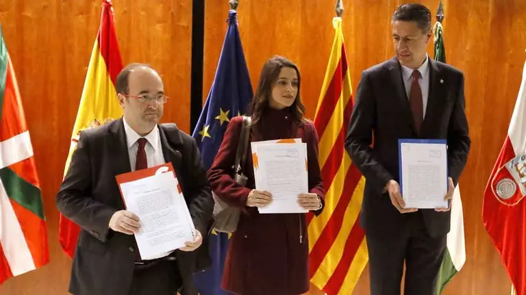 Miquel-Iceta,-Inés-Arrimadas-y-Xabier-Albiol.-Efe