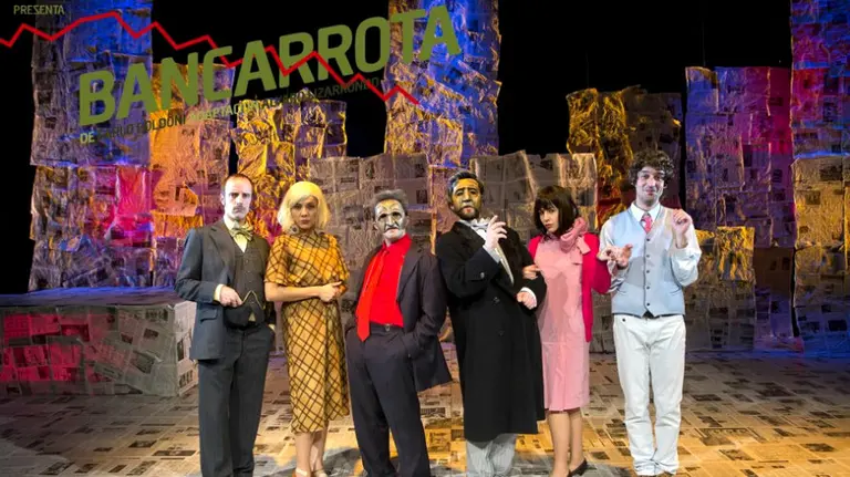 La compañía navarra Acrónica Producciones presenta 'Bancarrota'.
