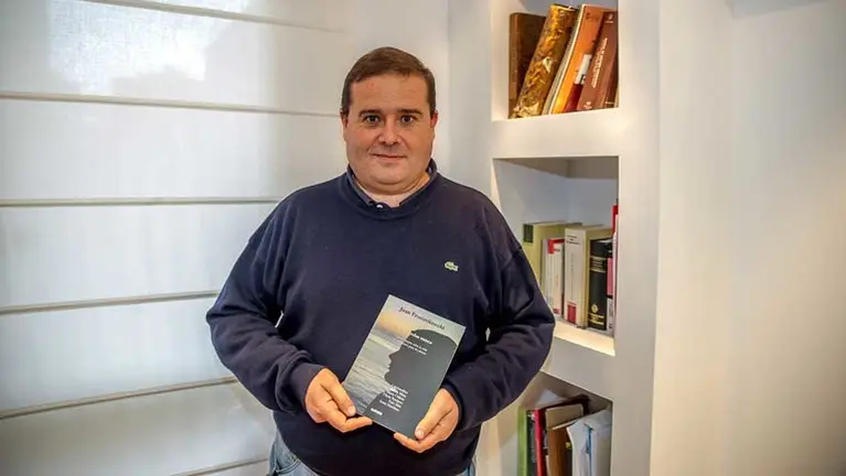 Juan-Frommknecht-presenta-su-libro-No-te-rindas-nunca.-IÑIGO-ALZUGARAY