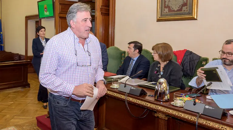 Pleno Ayuntamiento Pamplona. PABLO LASAOSA_05