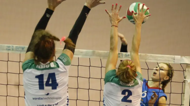 Blocaje de GH Leadernet. Foto web Superliga Femenina.