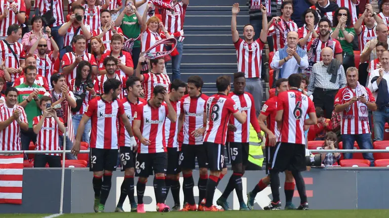 Los jugadores del Athletic celebran un gol al Espanyol. Efe.