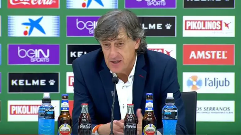 Martín Monreal en rueda de prensa.