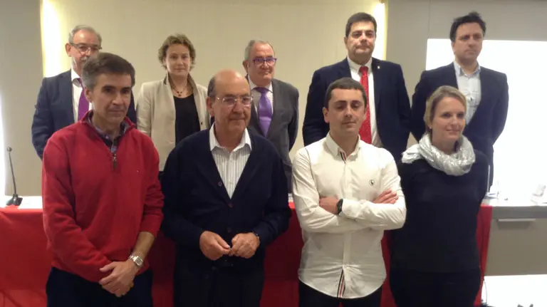 Comisión de control, en primer plano. Canalejo (2º por la izquierda).