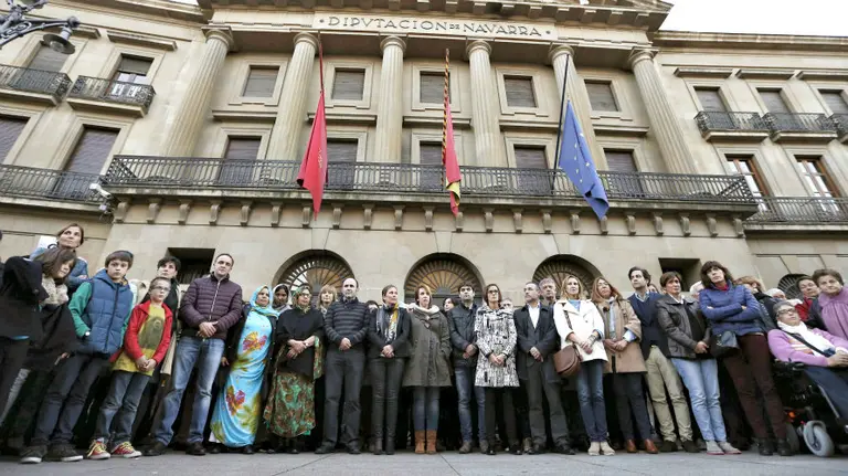 Concentración de condena a los atentados de París en Pamplona. EFE