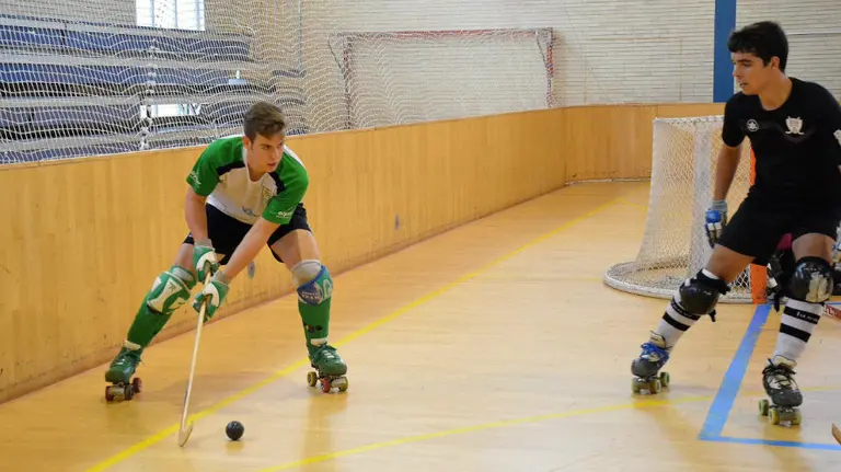 Imagen del partido Iruña-Oberena de hockey Patines.