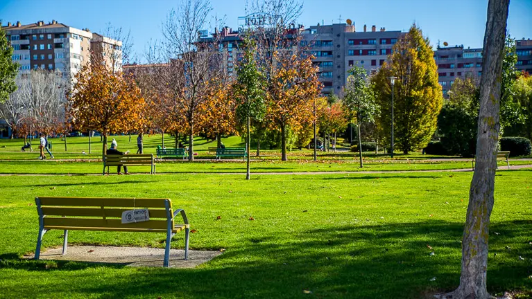 Otoño soleado en Pamplona. IÑIGO ALZUGARAY. -4 Tiempo