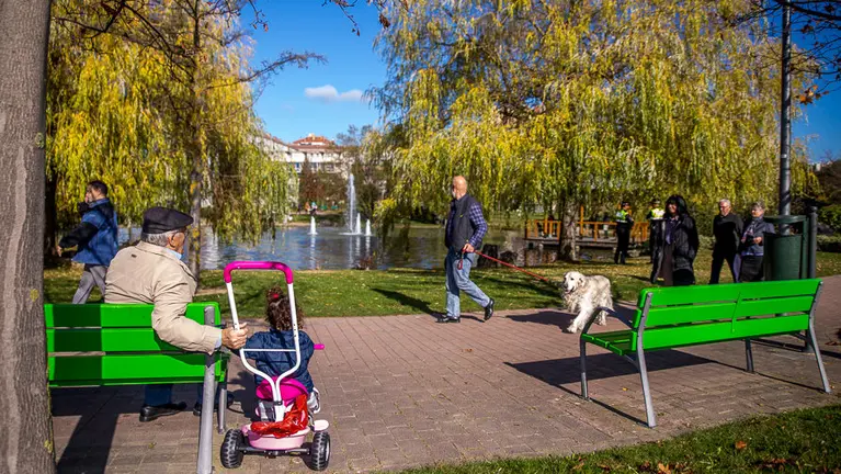 Otoño soleado en Pamplona. IÑIGO ALZUGARAY. Tiempo