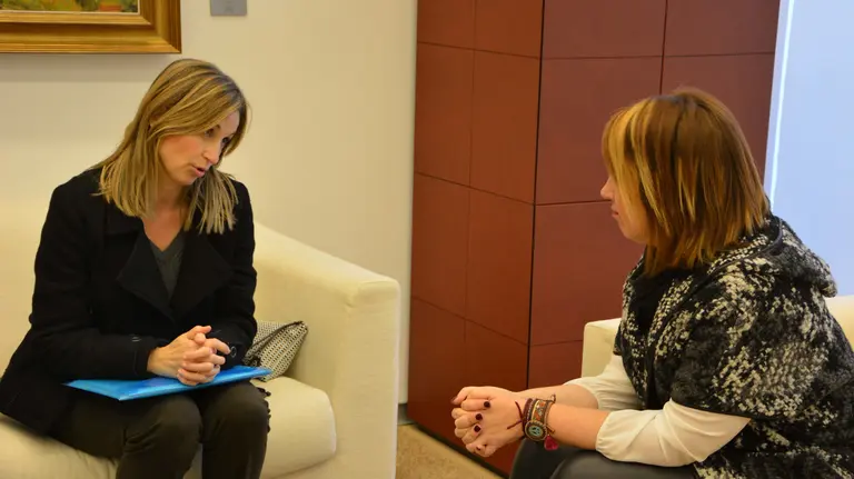 Yolanda Erro, de Afapna, y Ainhoa Aznárez